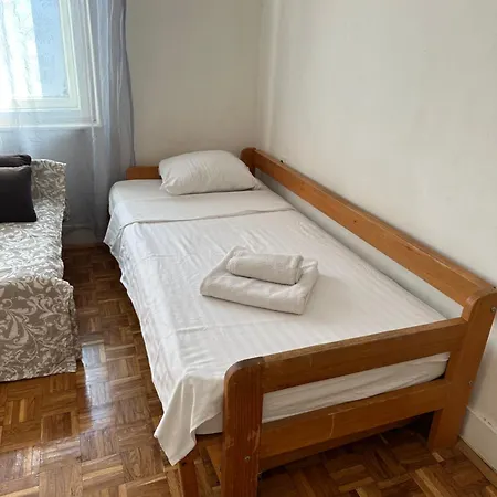 Metropolis House Apartment